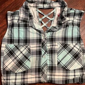 🤍 sleeveless plaid button down by no boundaries 🤍